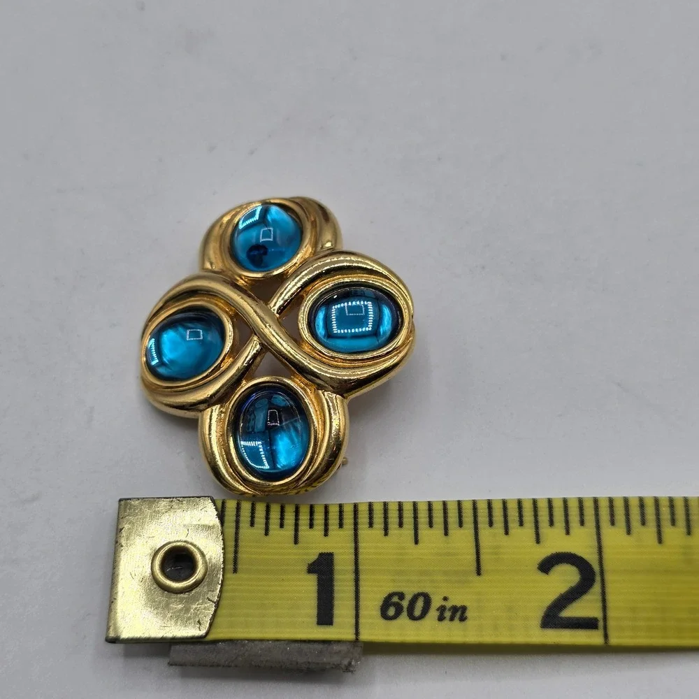 Vintage Monet Gold Tone Blue Glass Cabochon Quatrefoil Brooch Pin Abstract Retro